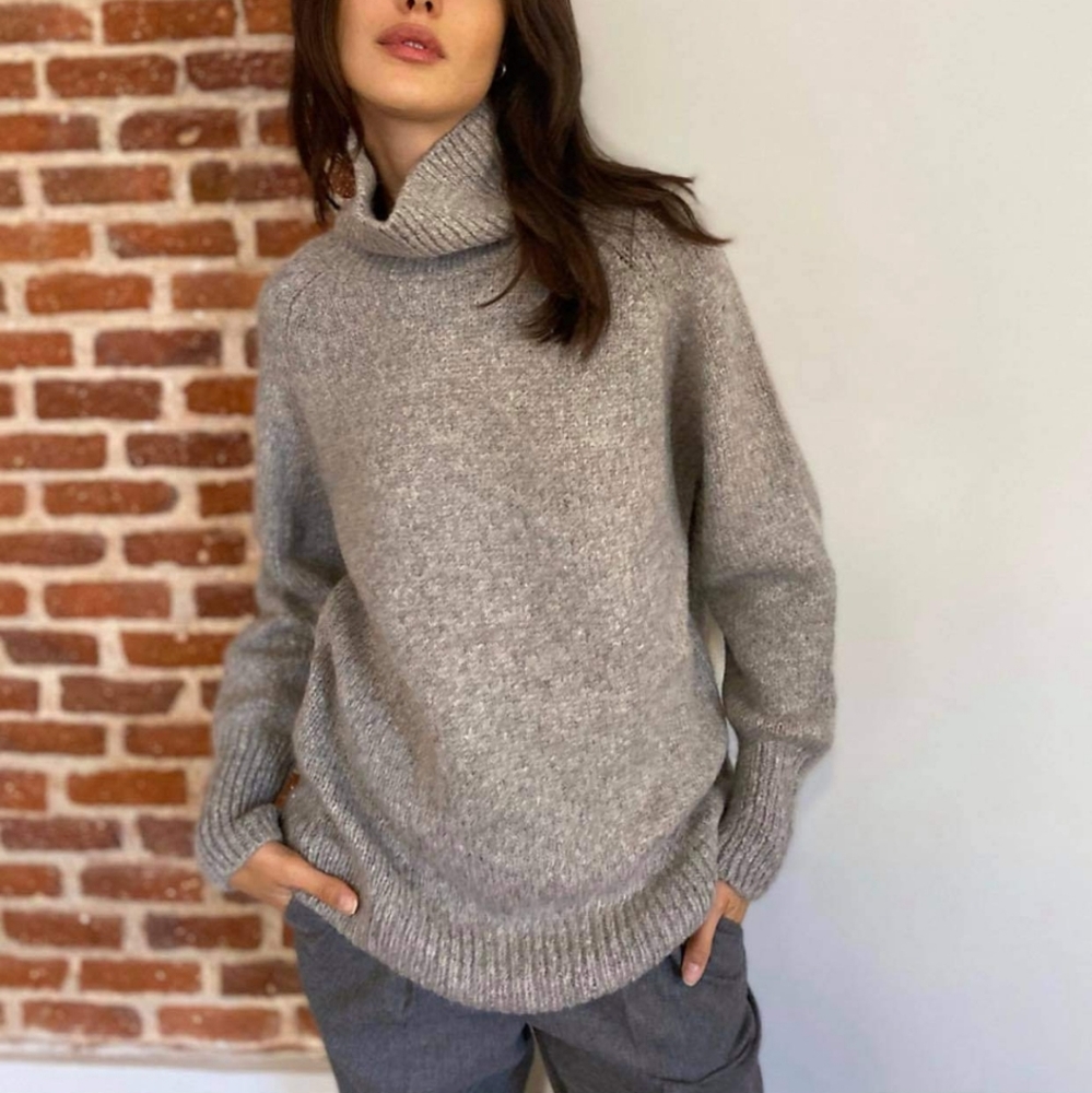Babaton Day Off Turtleneck